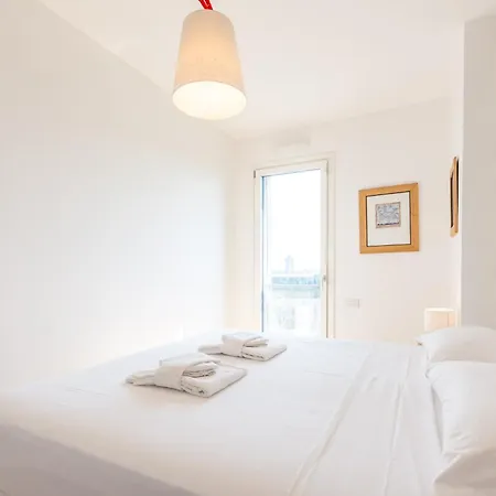 Milan Bloom Design Apartment