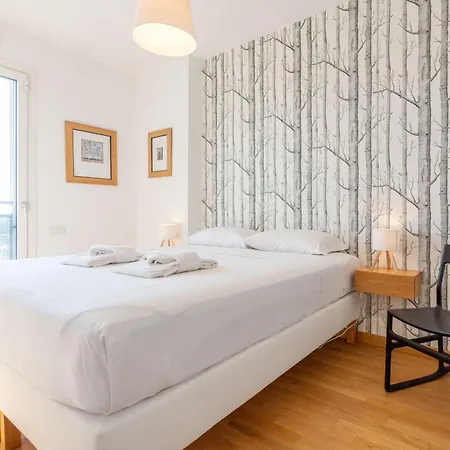 Milan Bloom Design Pero