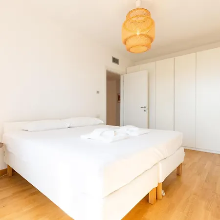 Milan Bloom Design